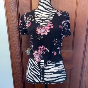 Mudd black floral crop top size Medium